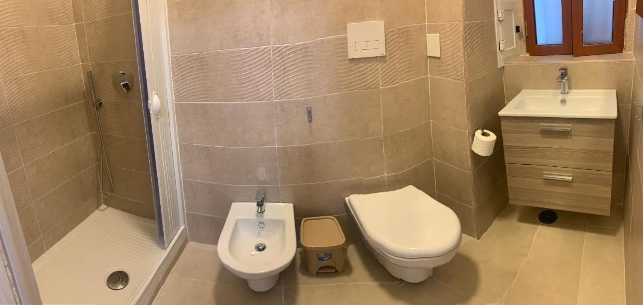 Miris Home Fast And Comfortable With Self Check In 8 Minutes Walk Near Naples Airport Bagian luar foto