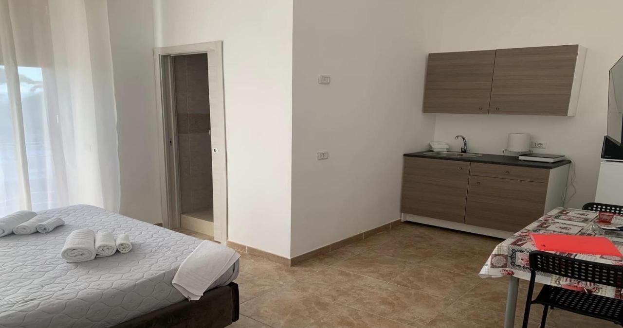 Miris Home Fast And Comfortable With Self Check In 8 Minutes Walk Near Naples Airport Bagian luar foto